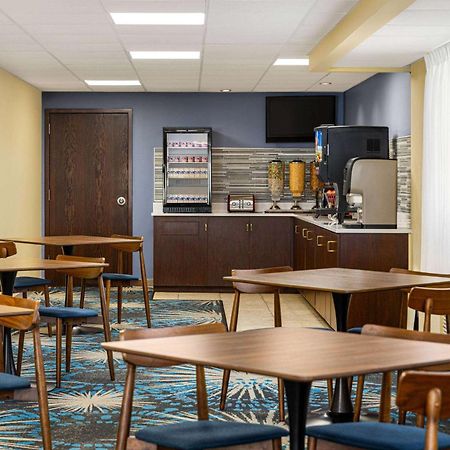 Days Inn By Wyndham Grand Island I-80 Doniphan Buitenkant foto