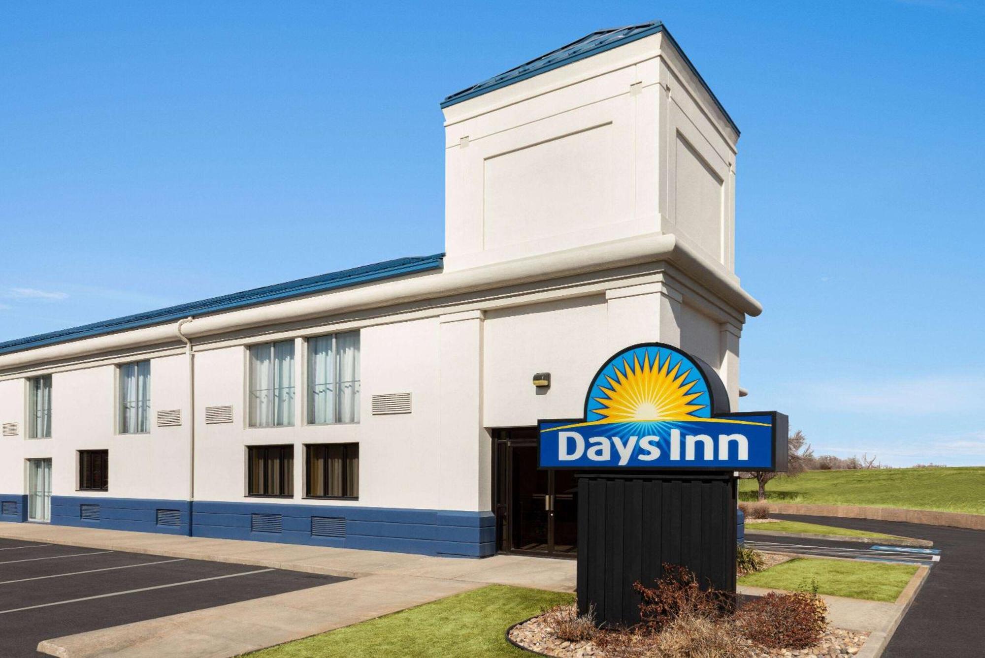 Days Inn By Wyndham Grand Island I-80 Doniphan Buitenkant foto