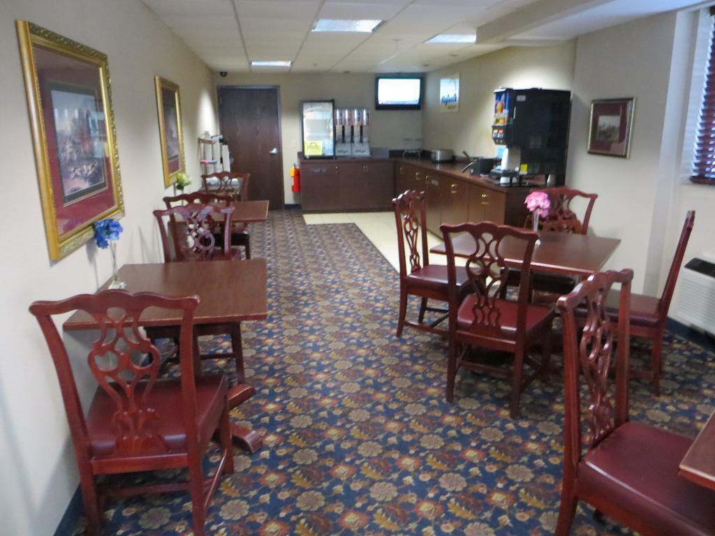 Days Inn By Wyndham Grand Island I-80 Doniphan Buitenkant foto